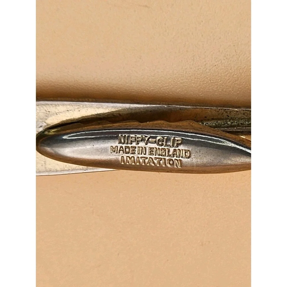 Vtg NIPPY Clip STRATTON Made In England Mother Of Pearl Silver Tone Tie Clip Bar